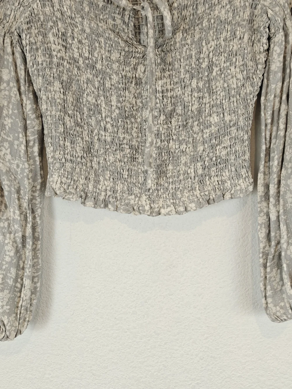 Solai The Label Grey & Cream Floral Smocked Puff Sleeve Crop Top Boho Tie M